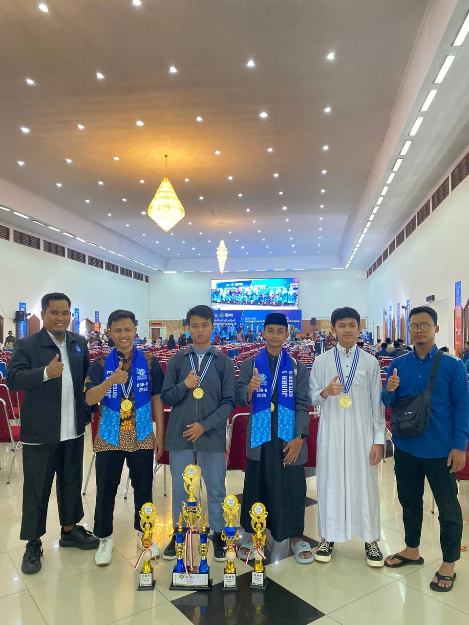 Gambar Kecil 1